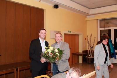 Bernhard Hemling gratuliert seinem Nachfolger Michael R&auml;ckers