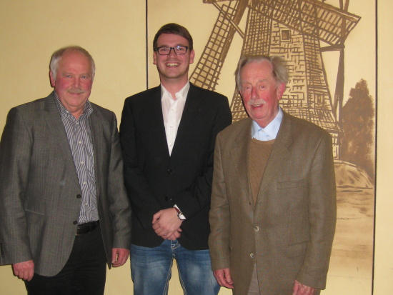 (Auf dem Foto v.l.: Aloys Schmeing, Stefan Rörick und der ehem. Ehrenvorsitzende Heinrich Laing)